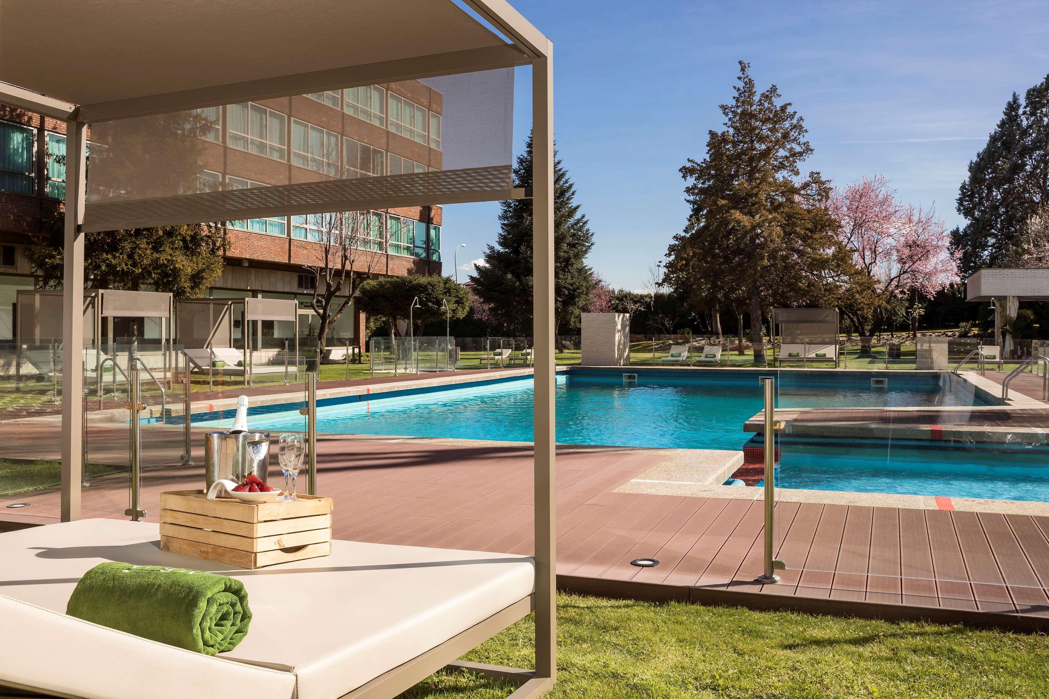 Hotel Melia Barajas Madrid Esterno foto