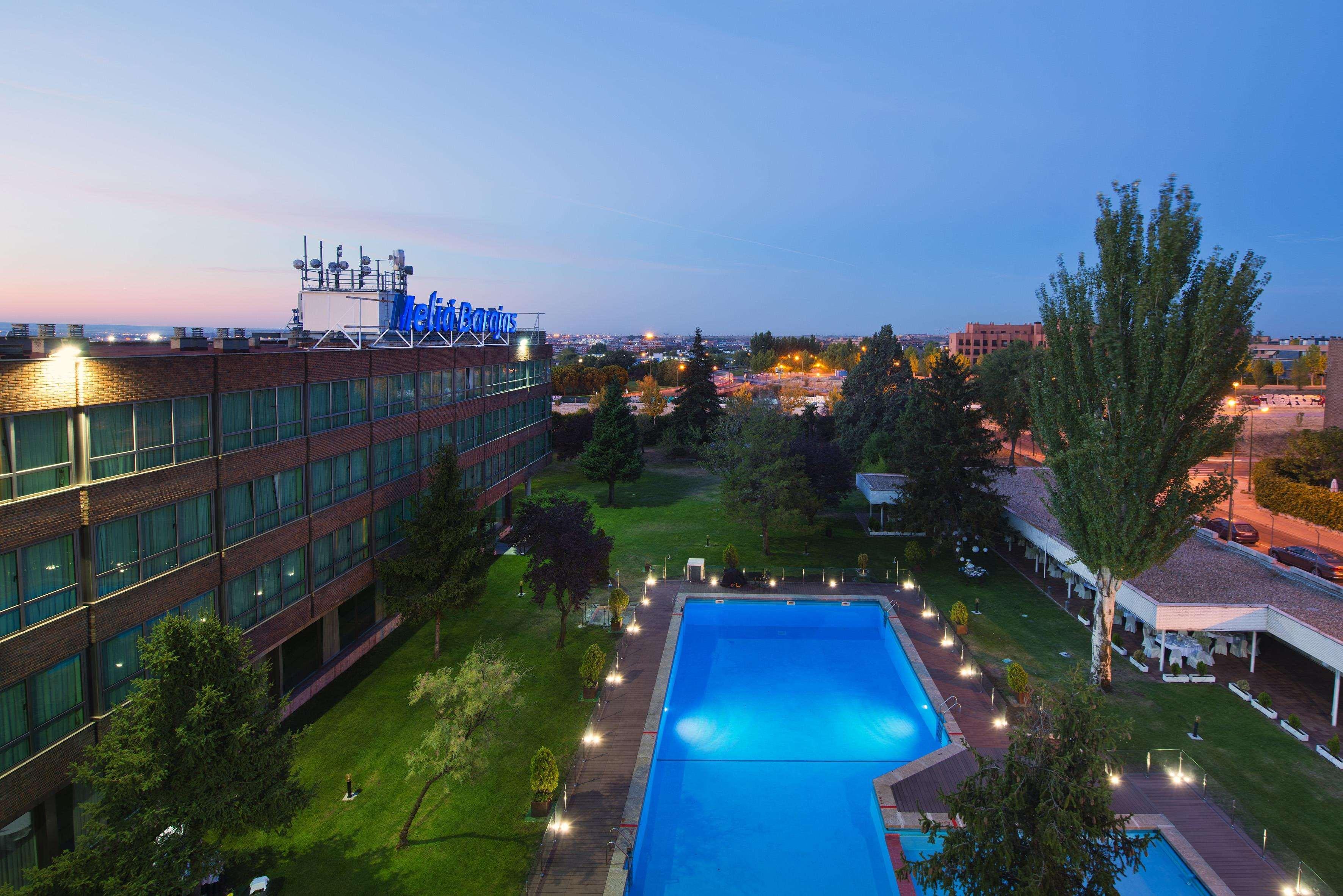 Hotel Melia Barajas Madrid Esterno foto