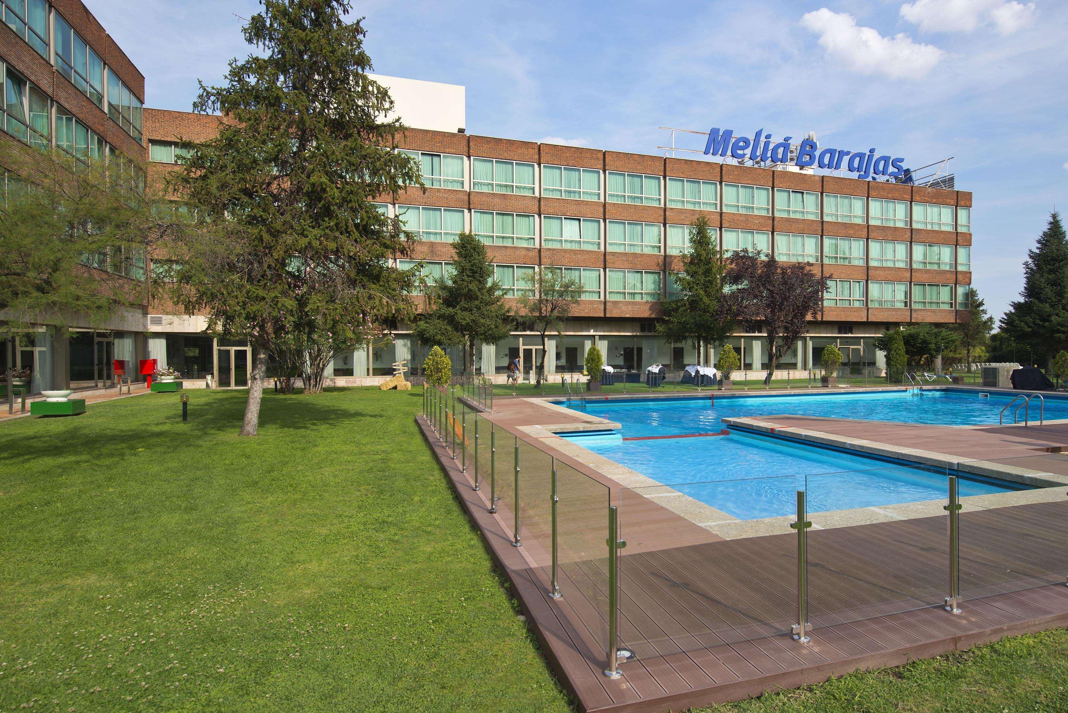 Hotel Melia Barajas Madrid Esterno foto