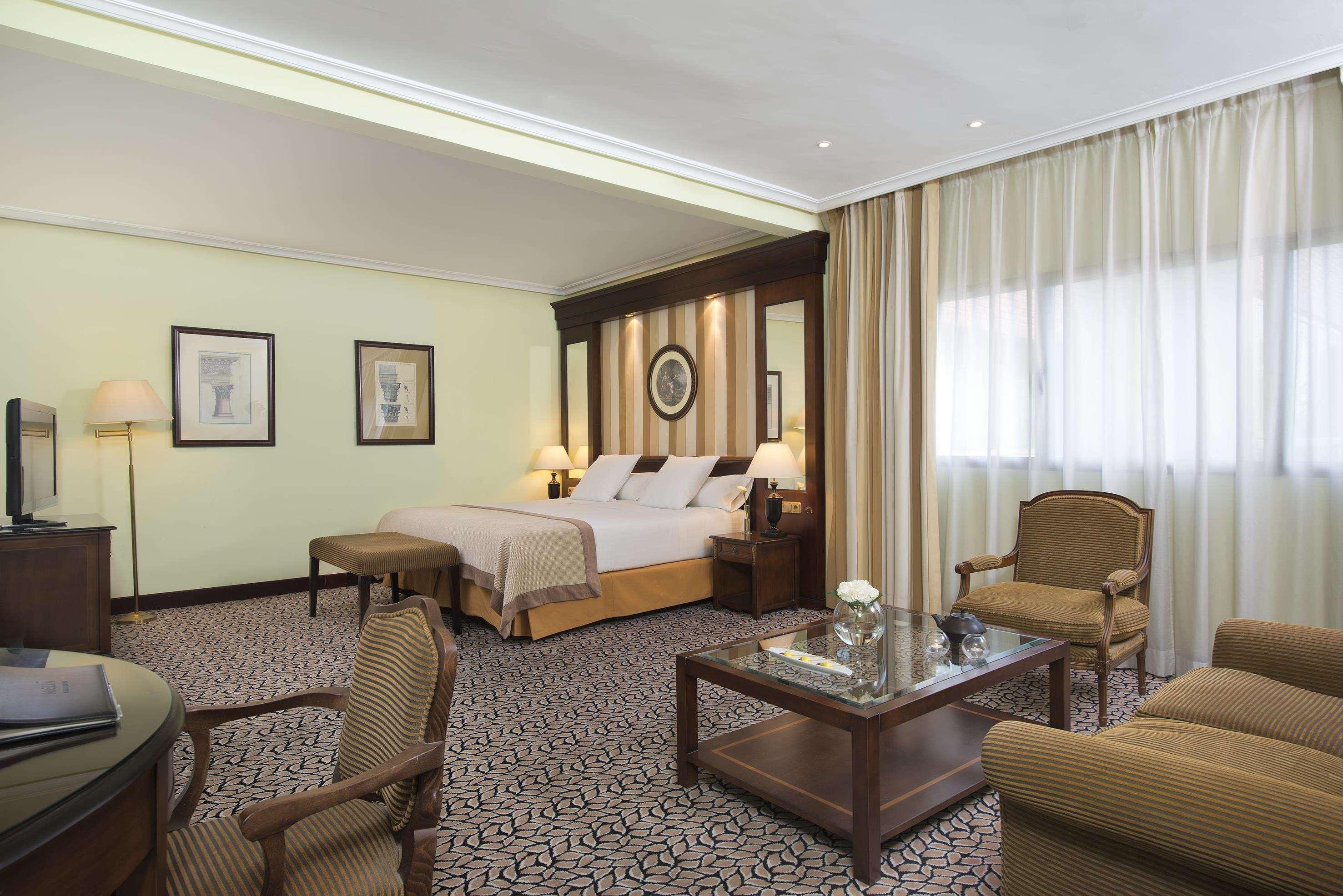 Hotel Melia Barajas Madrid Esterno foto