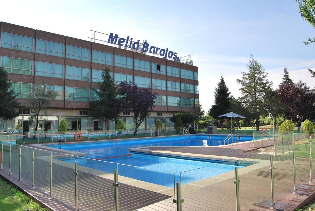 Hotel Melia Barajas Madrid Esterno foto