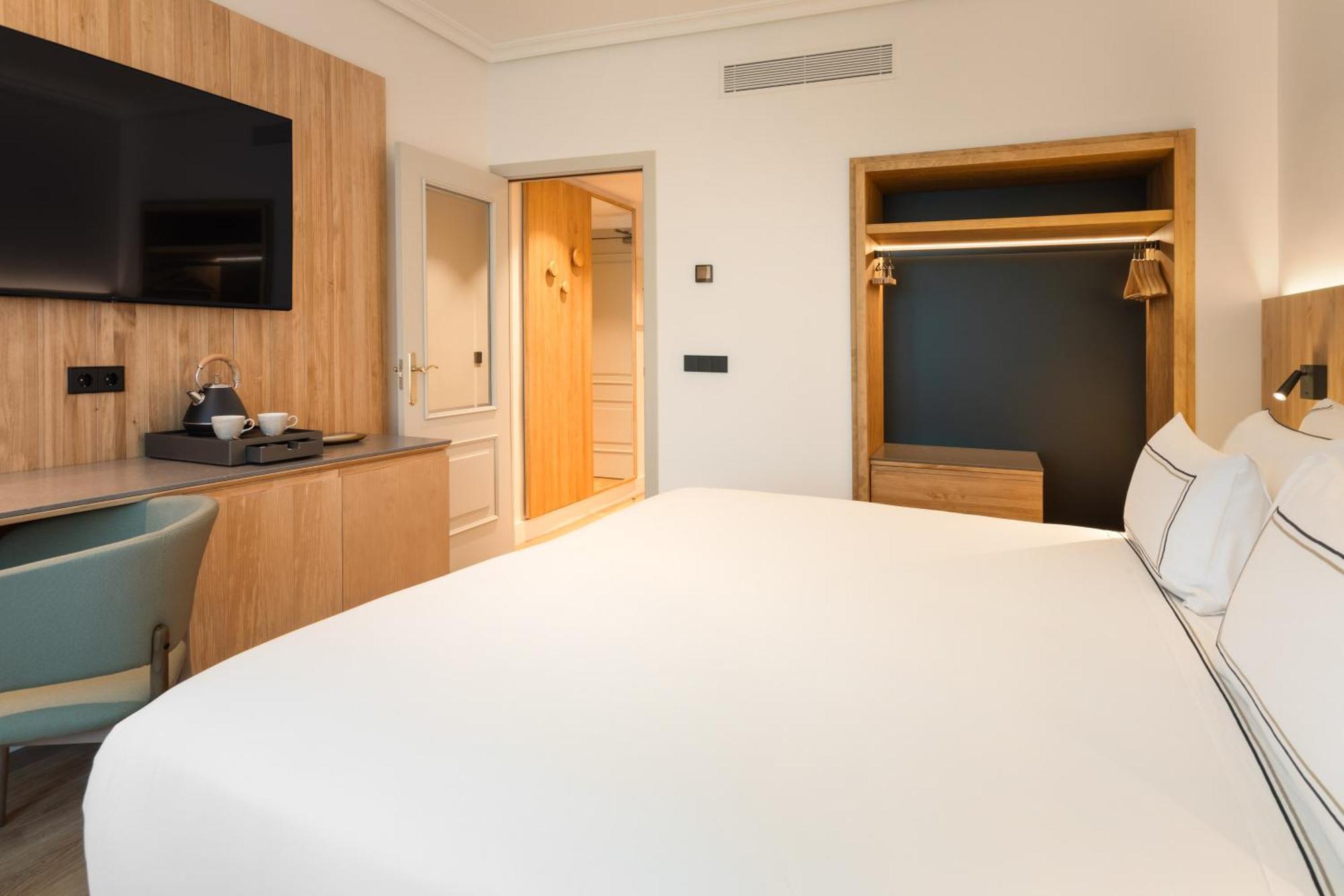 Hotel Melia Barajas Madrid Esterno foto