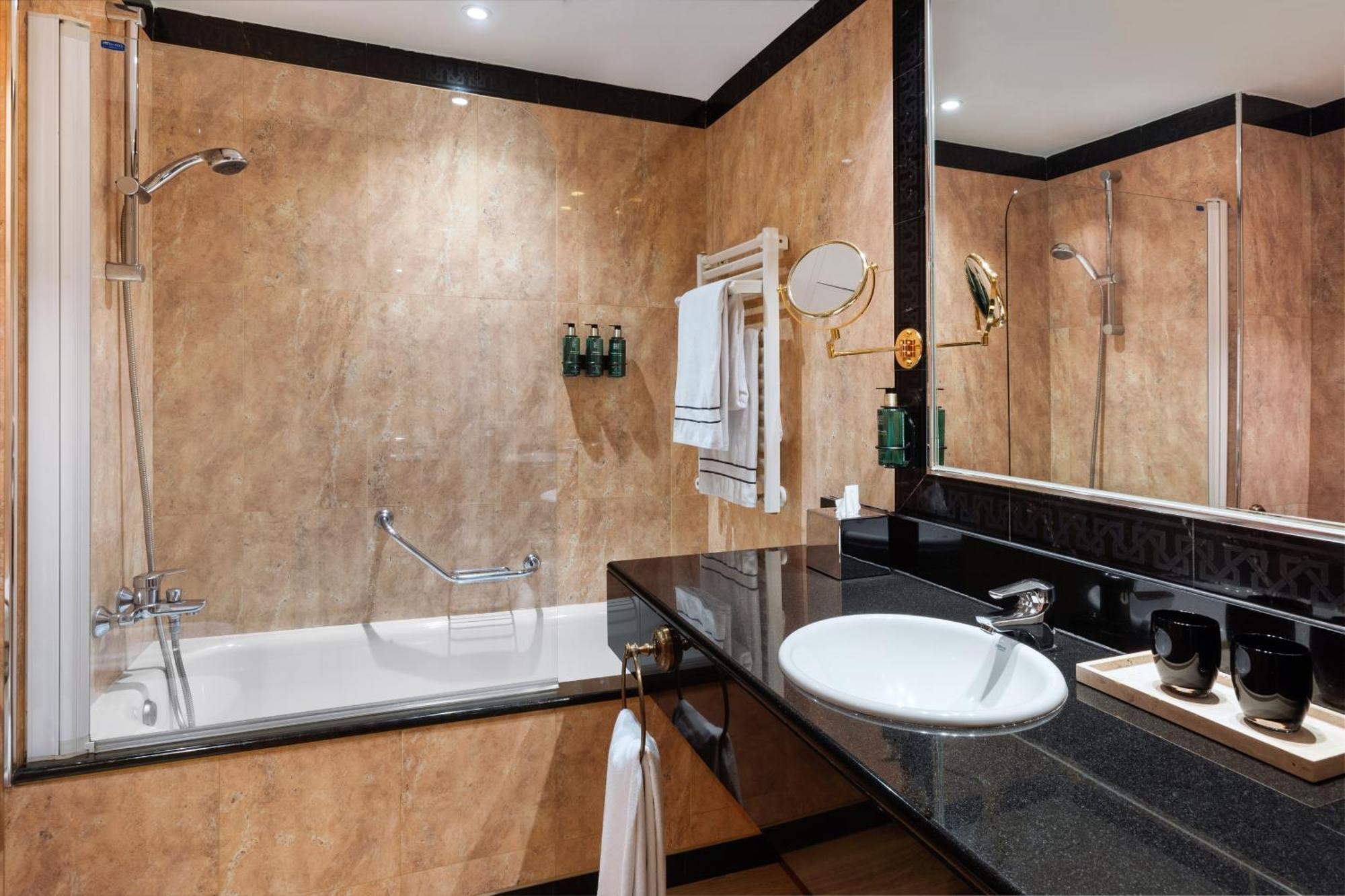 Hotel Melia Barajas Madrid Esterno foto