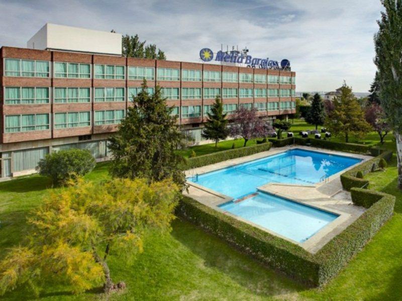 Hotel Melia Barajas Madrid Esterno foto
